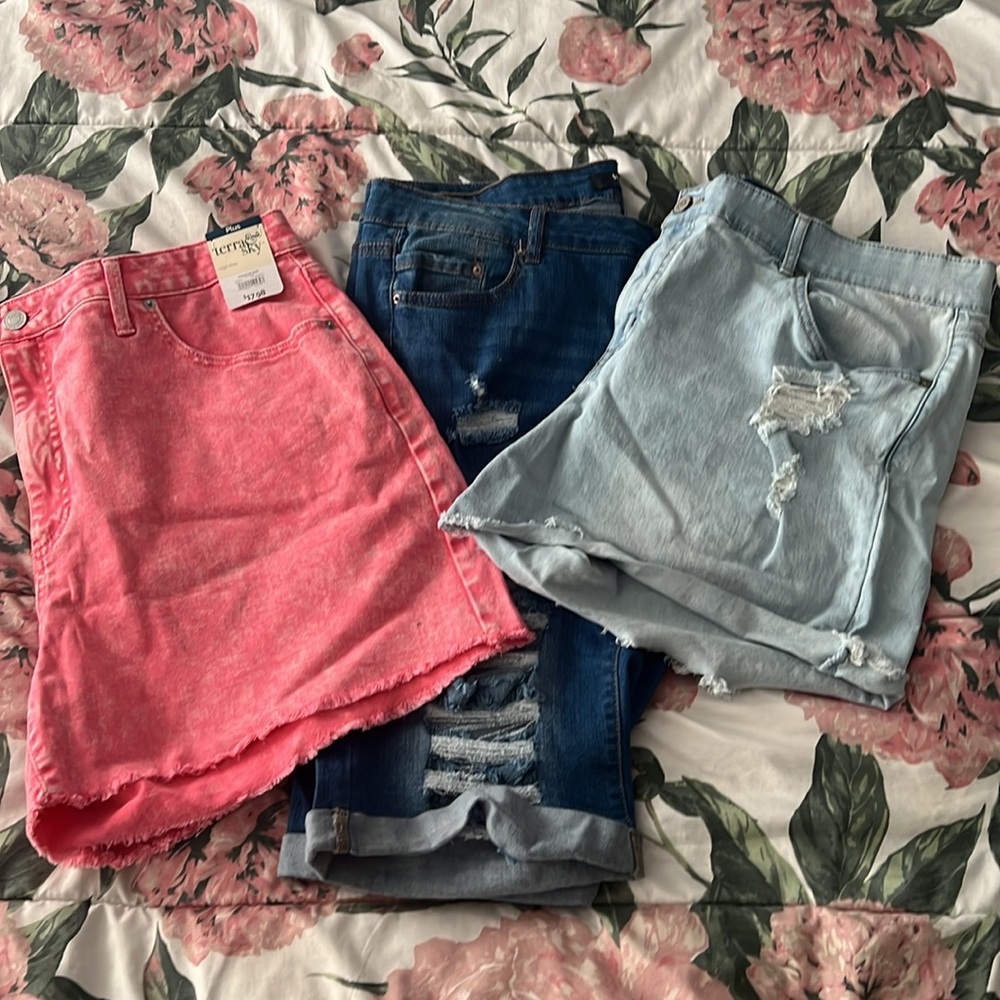 Three-piece denim short set